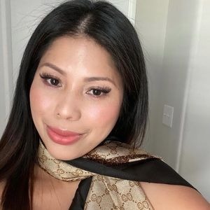 Meet your Posher, Ana